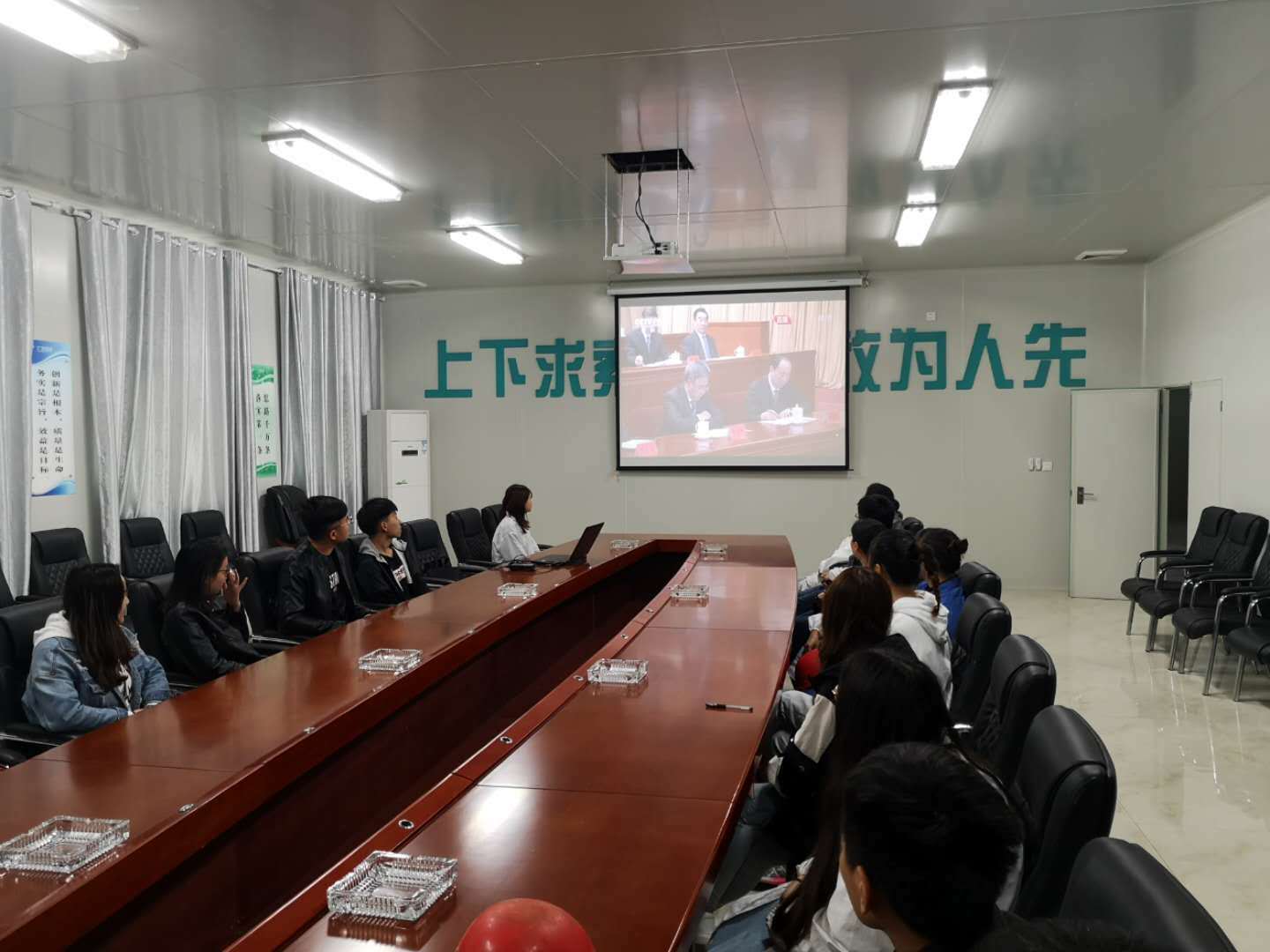 2025新澳2025原料网1688